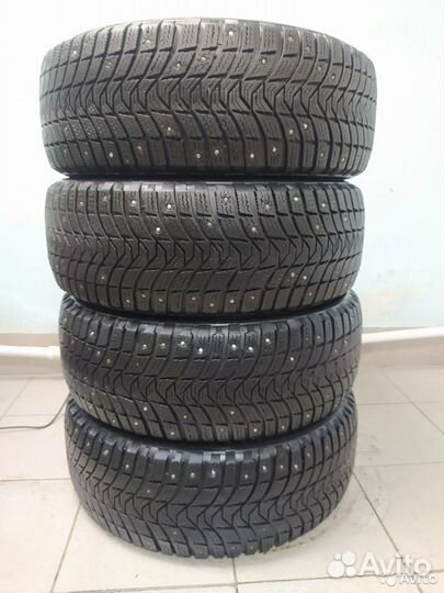 Michelin Latitude X-Ice 215/55 R17