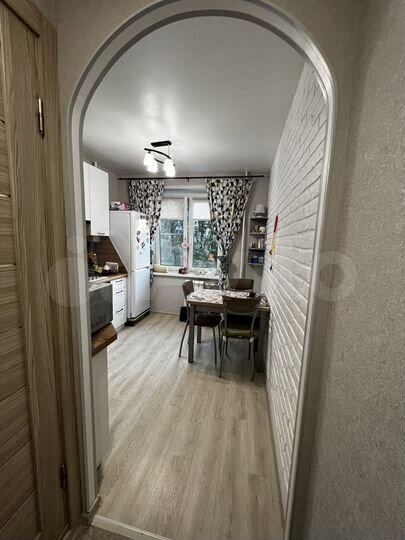 2-к. квартира, 50 м², 4/9 эт.