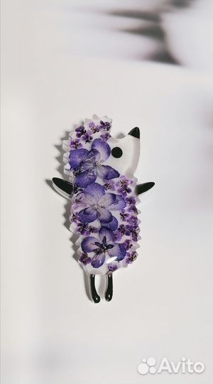 Брошь из эпоксидной смолы 