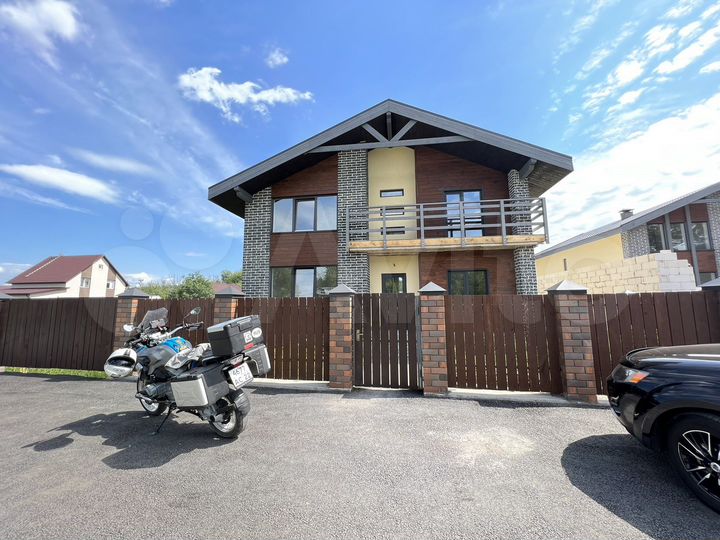 Коттедж 155 м² на участке 8 сот.