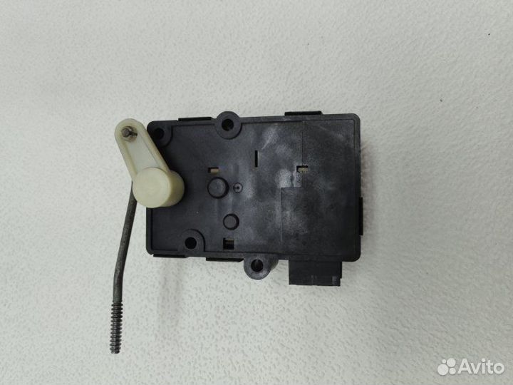 Моторчик заслонки отопителя печки Mitsubishi