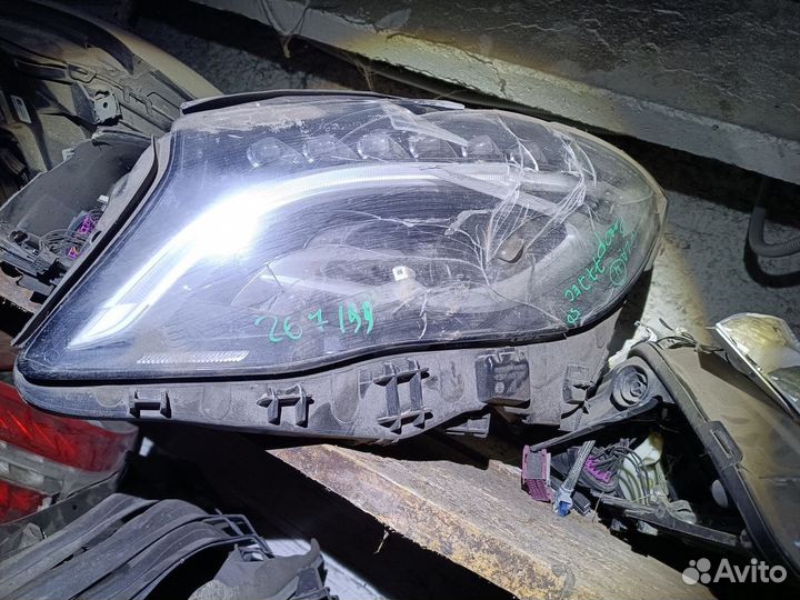 Фара битая передняя левая Mercedes-Benz Gla X156