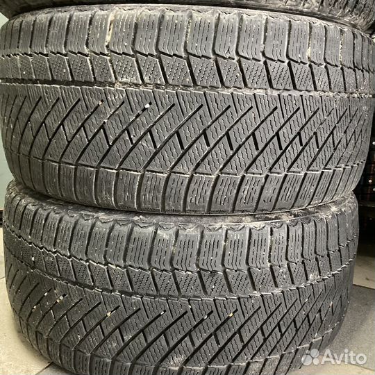 Hankook Winter I'Cept iZ 2 W616 255/40 R19 100T