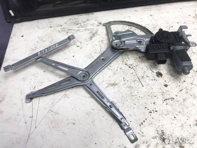 Стеклоподъемник передний левый Opel Zafira B