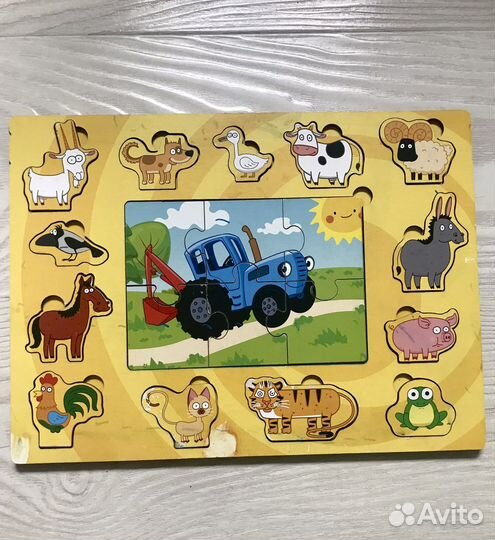 Пазл синий трактор