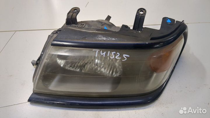 Фара (передняя) Mitsubishi Montero Sport / Pajero