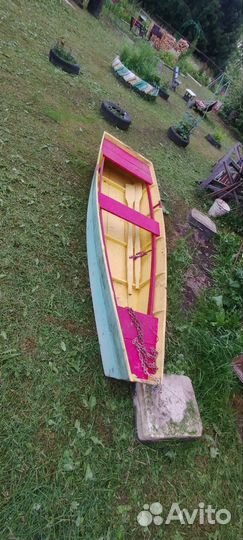 Лодка деревянная плоскодонка