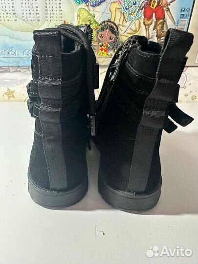 Ботинки для девочки