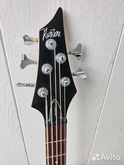 Бас гитара 5 струн Russtone +Бас комбо Ibanez +к-т