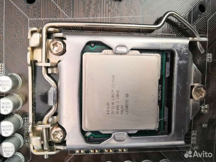 Материнская плата с процессором и памятью