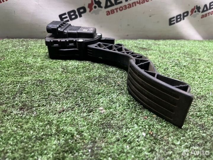 Педаль газа Ford Focus 2 седан 1.6 shda 2010