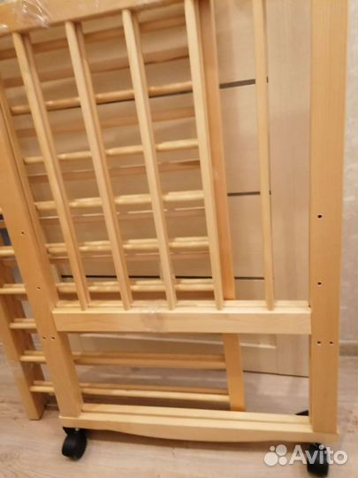 Кровать детская с матрацем, боковуш., пост. бель