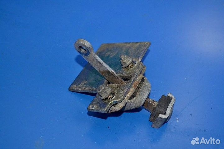 Ограничитель двери, правый DAF XF106 (01.14)