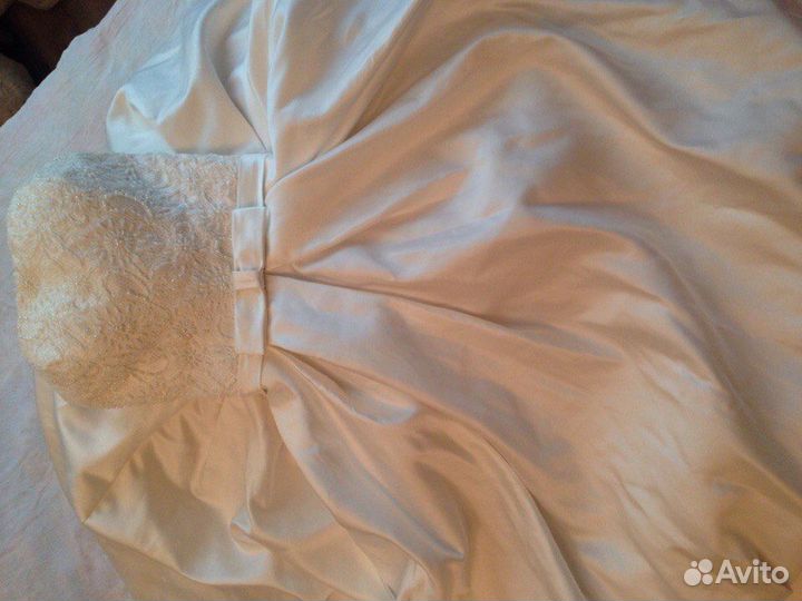 Свадебное платье 46 48 бу