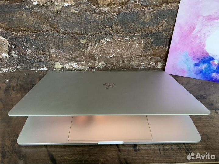 Apple MacBook Pro 15 2017 i7/16Gb TouchBar Retina