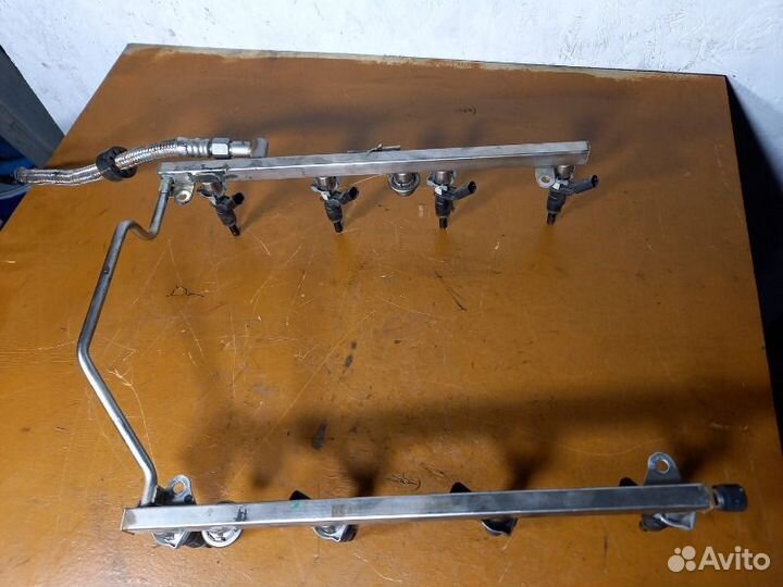 Топливная рампа Mercedes Ml W164 M273 5.5 I 2009