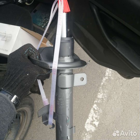 Передний амортизатор на ford focus 2, правый