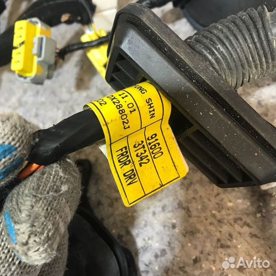 Проводка двери передняя левая Kia Quoris 1 3.8