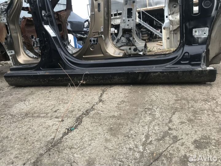 Порог со стойкой правый VW Golf 6 2008–2016