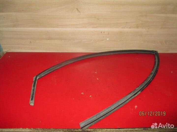 Уплотнитель стекла двери 835402F000 Cerato Церато