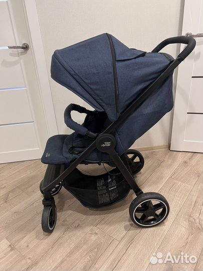 Прогулочная коляска britax