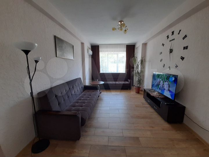 2-к. квартира, 56 м², 1/9 эт.