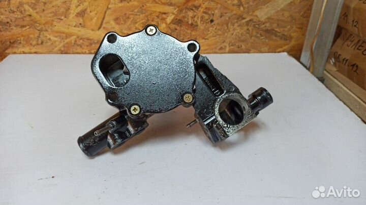 Водяная помпа Hitachi ZX27U-2, ZX27U-3, IHI 30V4