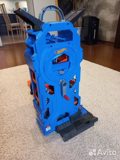 Hot wheels мега гараж