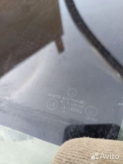 Стекло заднее левое Skoda Octavia A4 2000-2011