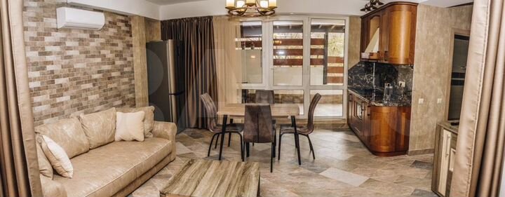 Квартира-студия, 60 м², 1/4 эт.