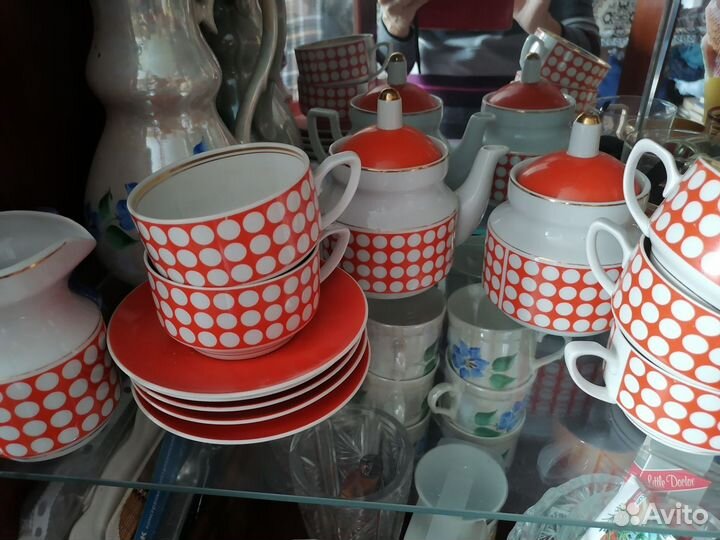 Сервизы. Вазы хрустальные разные