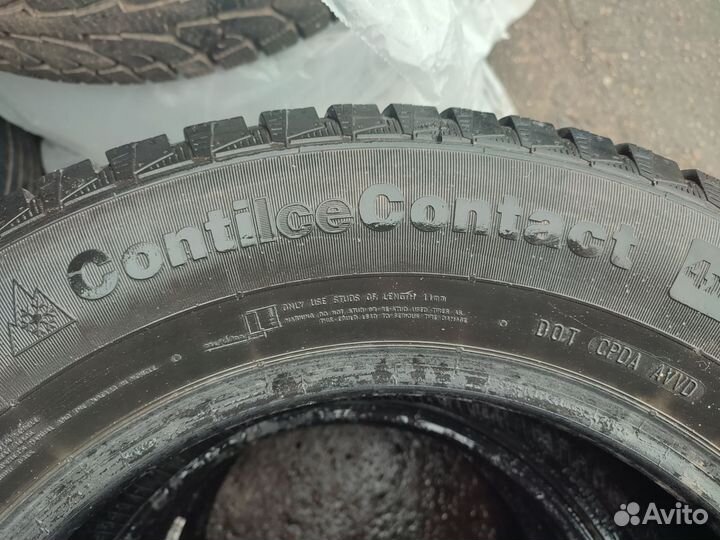 Continental Conti4x4IceContact 215/70 R16