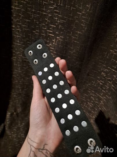 Браслет с шипами