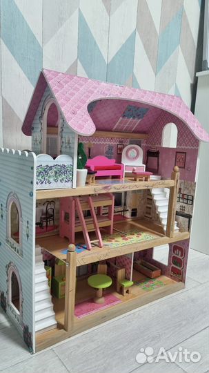 Домик кукольный с мебелью