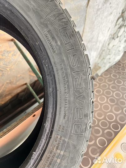 Gislaved NordFrost 100 215/55 R17 98T