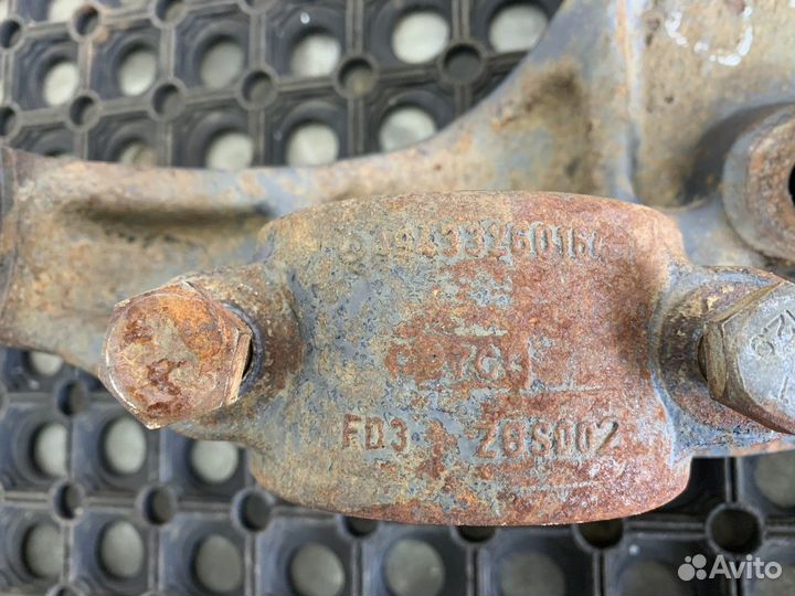 A9483254309 Кронштейн реактивной тяги правый