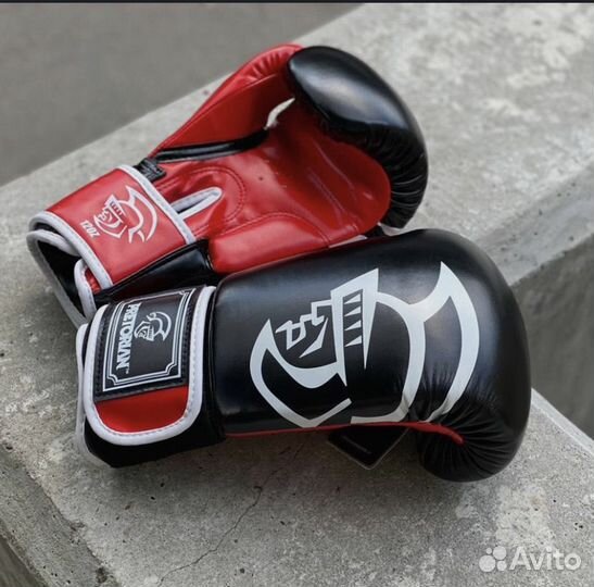 Боксерские перчатки