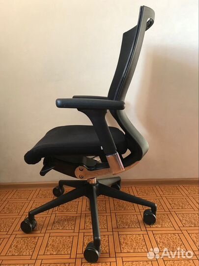 Компьютерное кресло Sidiz (Ю.Корея)