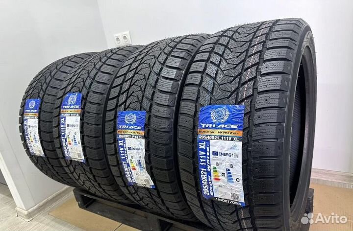 Tri Ace Snow White II 295/40 R21 111V