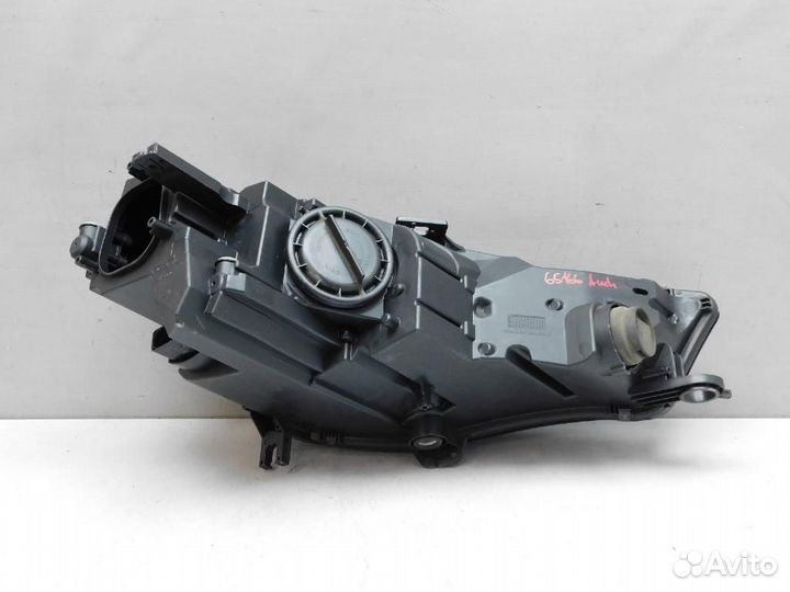 Фара левая Audi A4/RS4