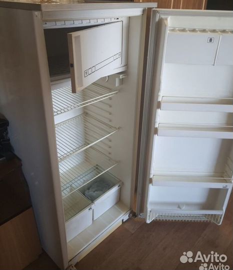 Продаётся холодильник полюс10