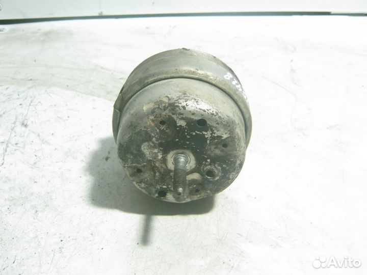 Подушка двигателя Лев. Ауди А4 2000г 1.8л 92кВт