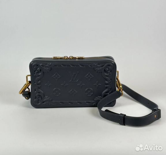 Сумка-мессенджер Louis Vuitton