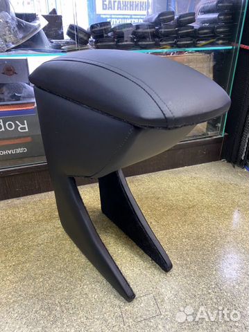 Подлокотник Nissan Almera