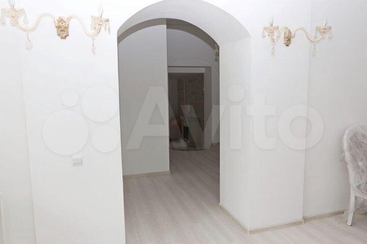 Коттедж 300 м² на участке 7 сот.