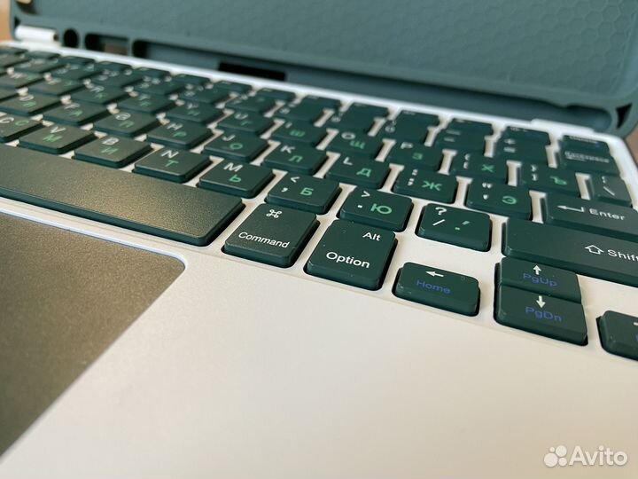 Чехол на iPad 9 2021 с клавиатурой и тачпадом