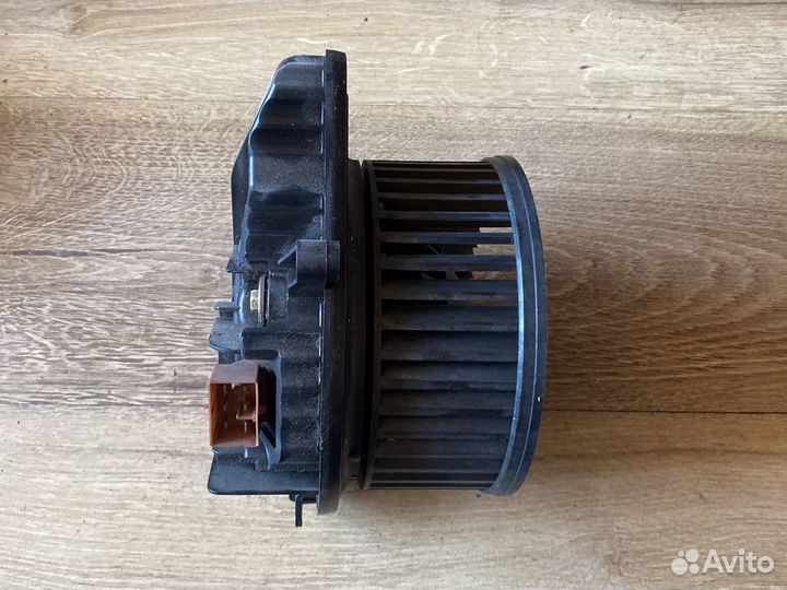 Audi a4 b6 моторчик отопителя салона