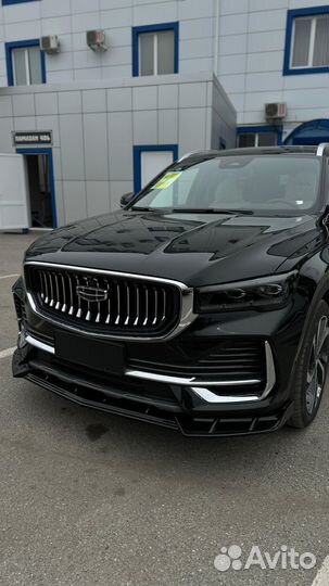 Диффузор губа насадки пороги на geely monjaro