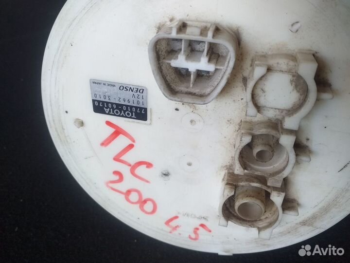 Насос топливный Toyota Land Cruiser 200 4.5 дизель