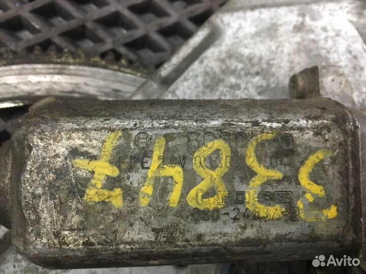 Стеклоподъемник электрический правый